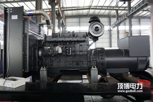 工業(yè)柴油發(fā)電機(jī)組購買指南,買什么發(fā)電機(jī)好?
