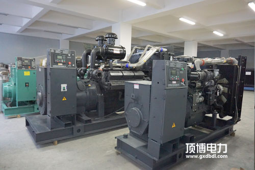 為什么大功率柴油發電機組選擇并聯?并聯有什么優點